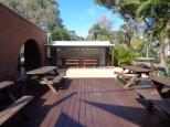 South West Rocks Tourist Park - South West Rocks: BBQ area near games room and pool