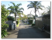 Aloha Caravan Park - St Georges Basin: Good paved roads throughout the park