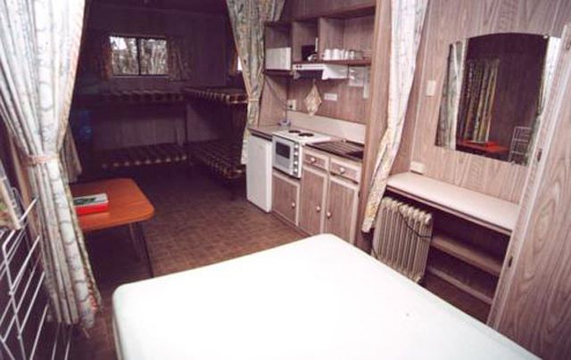 Stirling Range Retreat - Stirling Range: Interior of park cabin