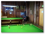 Riverwood Downs Mountain Valley Resort - Stroud: Games and pool room with open fire