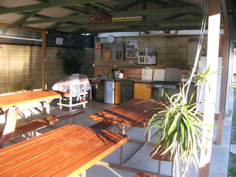 Badgee Caravan Park - Sussex Inlet: Interior of camp kitchen