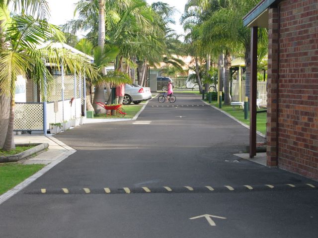Sussex Palms Holiday Park - Sussex Inlet: Good paved roads throughout the park