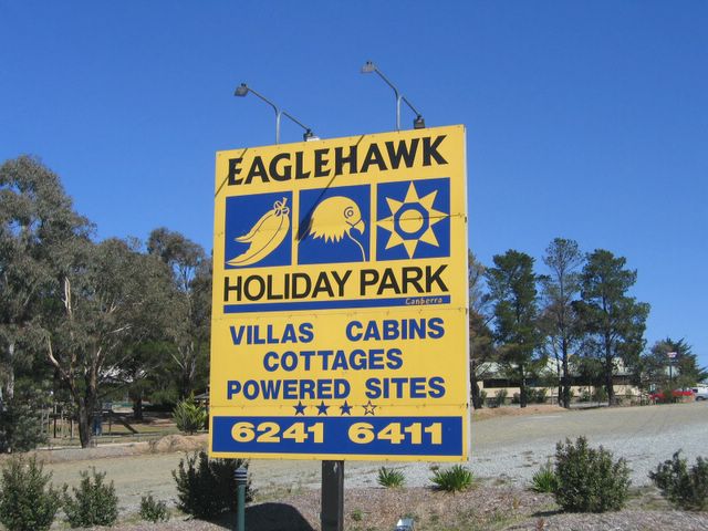 Eaglehawk Holiday Park - Sutton: Eaglehawk Holiday Park welcome sign