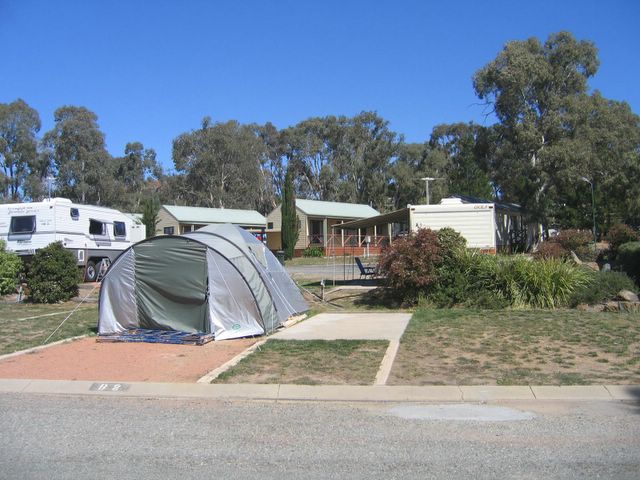 Eaglehawk Holiday Park - Sutton: Powered sites for caravans and campers