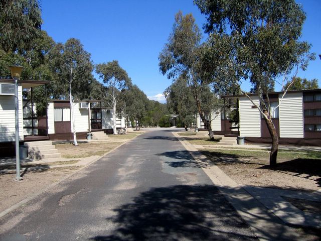 Capital Country Holiday Village - Sutton: Good paved roads throughout the park