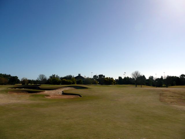 Murray Downs Golf & Country Club - Swan Hill: Approach to the Green on Hole 6