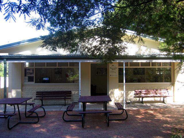 Lane Cove River Tourist Park - Macquarie Park: Recreation room with TV and Internet connection