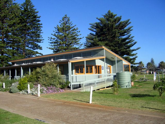 NRMA Sydney Lakeside Holiday Park - Narrabeen: Amenities  block and laundry