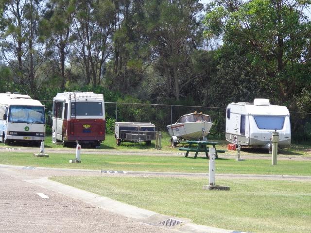 NRMA Sydney Lakeside Holiday Park - Narrabeen: Caravan and boat storage