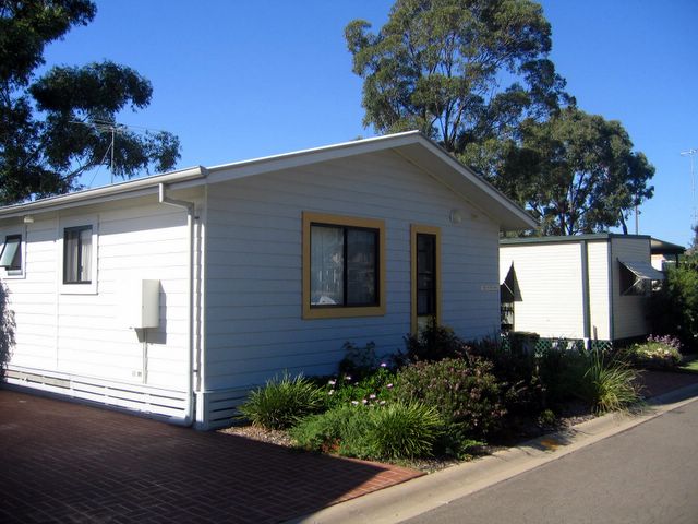 NRMA Sydney Gateway Holiday Park 2005 - Parklea Sydney: Cottage accommodation ideal for families, couples and singles