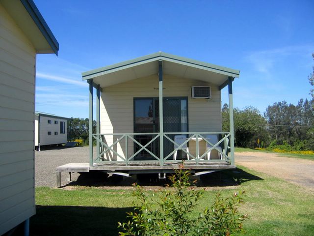 Dawson River Tourist Park - Taree: Cottage accommodation ideal for families, couples and singles
