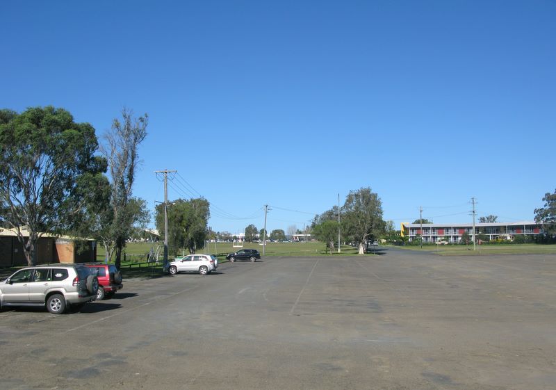 Taree Recreation Centre - Taree: Large paved parking area