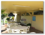 Seabreeze Holiday Park - Tathra Beach: Camp kitchen and BBQ area