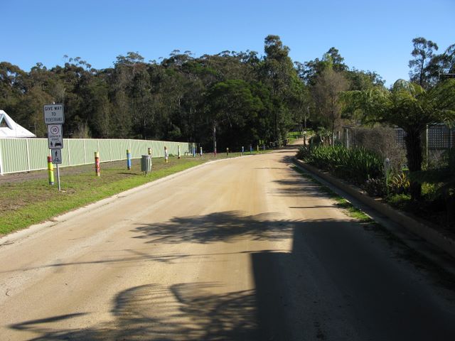Countryside Caravan Park - Tathra: Gravel roads throughout the park