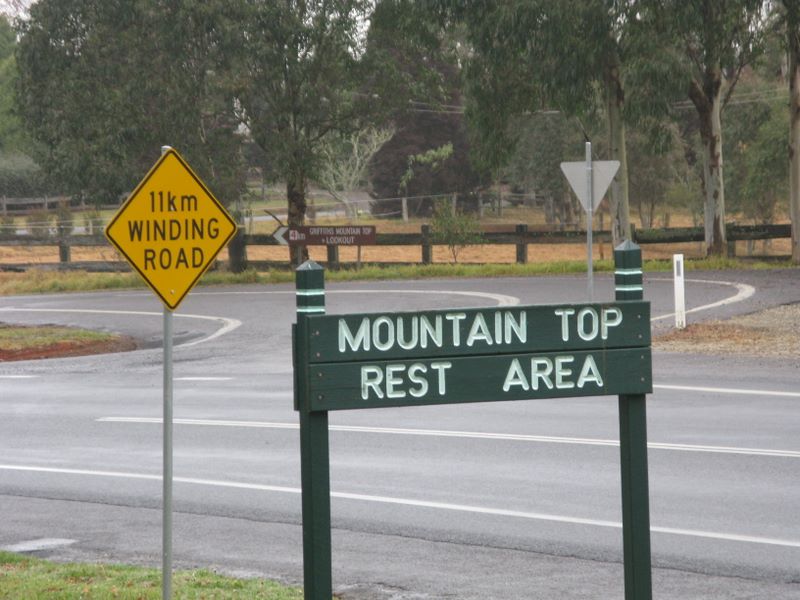 Mountain Top Rest Area - Dorrigo Mountain: Rest Area sign clearly marks the area.