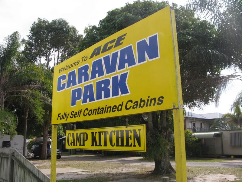 Ace Caravan Park - Tin Can Bay: Welcome sign