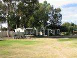 Tooraweenah Caravan Park - Tooraweenah: Cabin accommodation which is ideal for couples, singles and family groups. 
