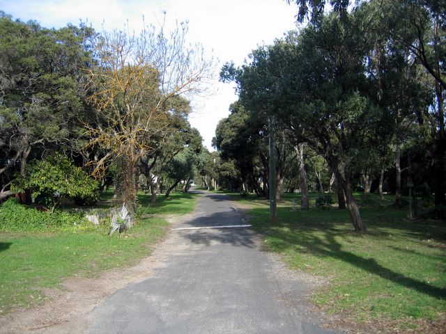 Torquay Foreshore Caravan Park - Torquay: Good paved roads throughout the park