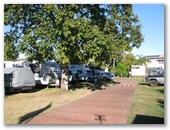 Shelly Beach Caravan Park - Torquay: Powered sites for caravans - note excellent road.
