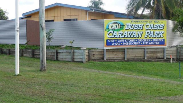 Townsville Bush Oasis Caravan Park - Townsville: Entrance signage from the Bruce Highway turnoff