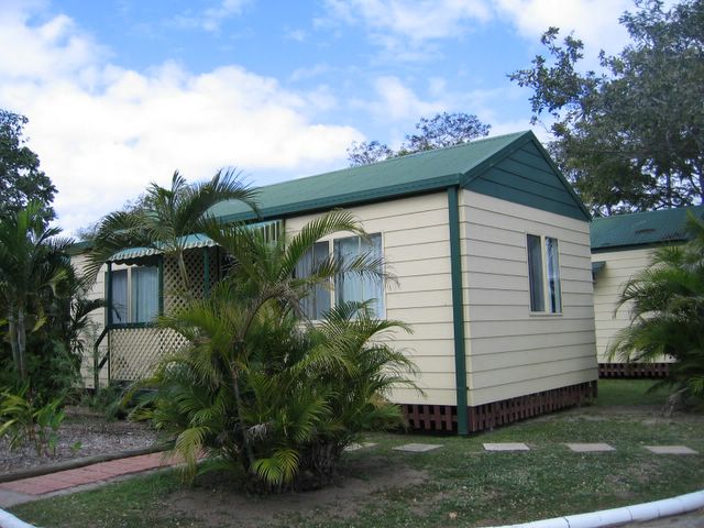 Bohle Coconut Glen Van Park - Townsville: Cottage accommodation ideal for families, couples and singles