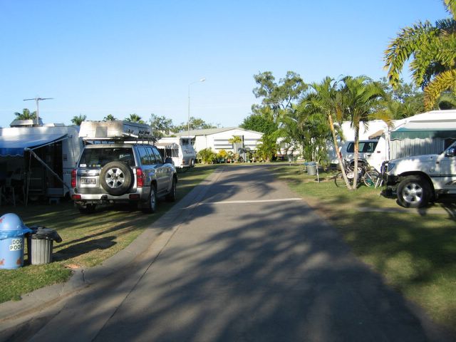 Range Caravan Park - Townsville: Good paved roads throughout the park