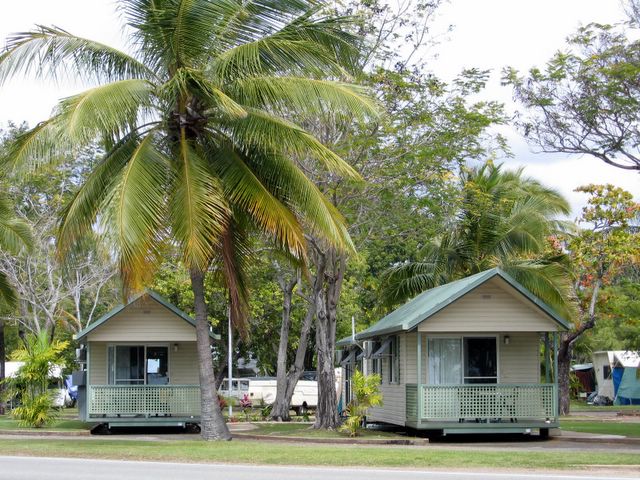 Rowes Bay Caravan Park - Townsville: Cottage accommodation ideal for families, couples and singles