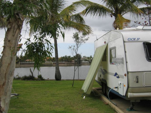 The Lakes Holiday Park - Townsville: Powered sites for caravans with water views