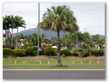 The Lakes Holiday Park - Townsville: Park overview from the road