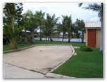 The Lakes Holiday Park - Townsville: Ensuite Powered Sites for Caravans with lake views