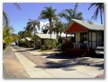 The Lakes Holiday Park - Townsville: The Lakes cabins