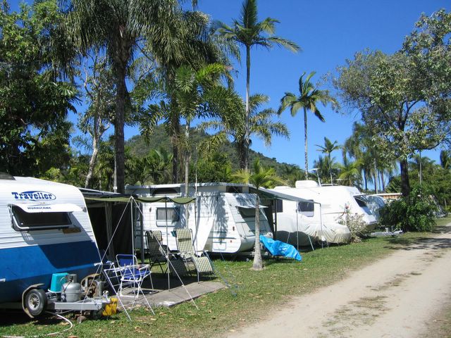 Trinity Beach Holiday Park - Trinity Beach: Powered sites for caravans