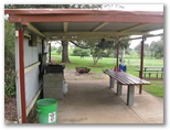 Blowering Holiday Park - Tumut: Sheltered outdoor BBQ