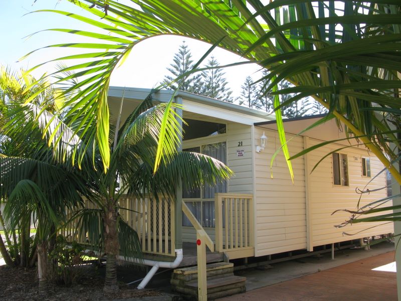 North Coast HP Tuncurry Beach - Tuncurry: Cottage accommodation, ideal for families, couples and singles