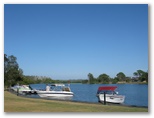 Great Lakes Holiday Park - Tuncurry: Magnificent lake views from the cottages
