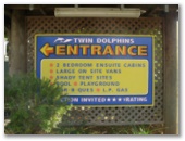 Twin Dolphins Holiday Park - Tuncurry: Sign at the entrance