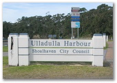 Ulladulla Harbour Car Park - Ulladulla: Ulladulla Harbour welcome sign.