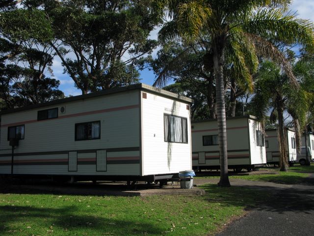 Ulladulla Headland Tourist Park - Ulladulla: Cottage accommodation, ideal for families, couples and singles