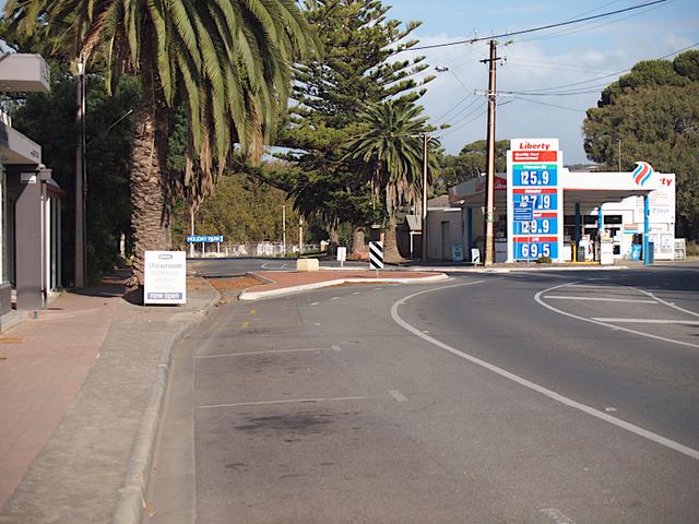 Victor Harbor Beachfront Holiday Park - Russell Barter 2009 - Victor Harbor: Take the left exit at the service station on the main coast road from Victor Harbor