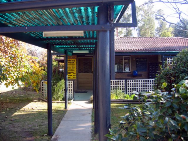 Easts Riverview Holiday Park - Wagga Wagga: Reception and office