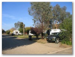 Horseshoe Motor Village Caravan Park - Wagga Wagga: Drive through powered sites for caravans