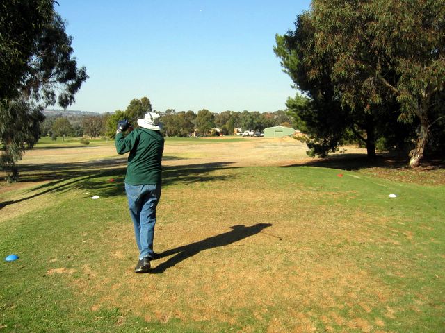 Wagga Wagga RSL Golf Course - Wagga Wagga: Fairway view Hole 9