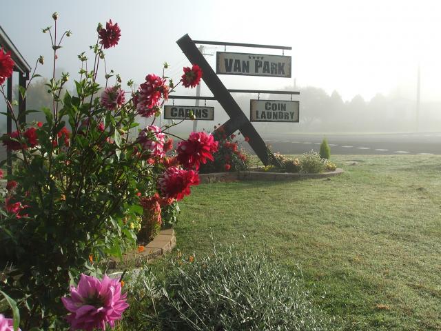 Walcha Caravan Park - Walcha: entry sign