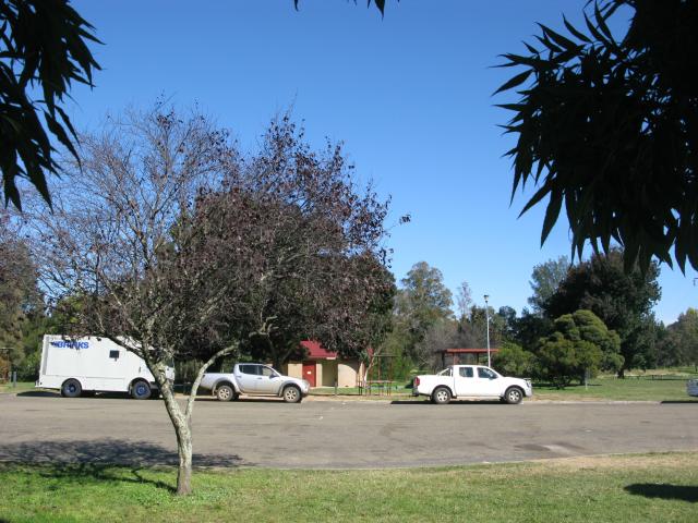 Mackay Park - Wallendbeen: Good paved areas and modern amenities.