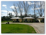 Wangaratta Caravan & Tourist Park - Wangaratta: Cottage accommodation, ideal for families, couples and singles