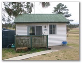 Kahlers Oasis Caravan Park - Warwick: Budget cabin accommodation