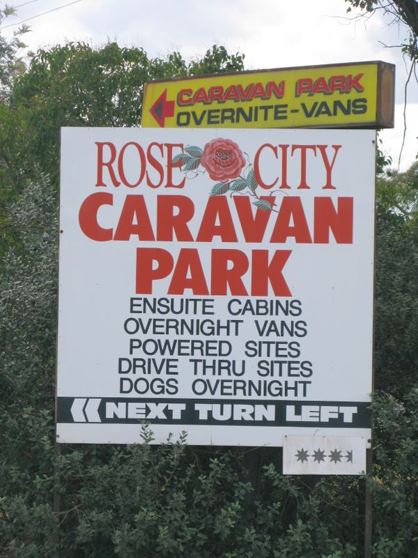 Rose City Caravan Park - Warwick: Welcome sign