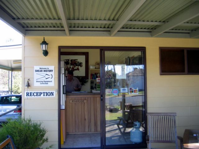 Wellington Riverside Caravan Park - Wellington: Reception and office