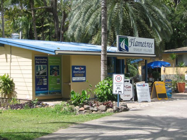 Flametree Tourist Village - Airlie Beach: Flametree office and shop