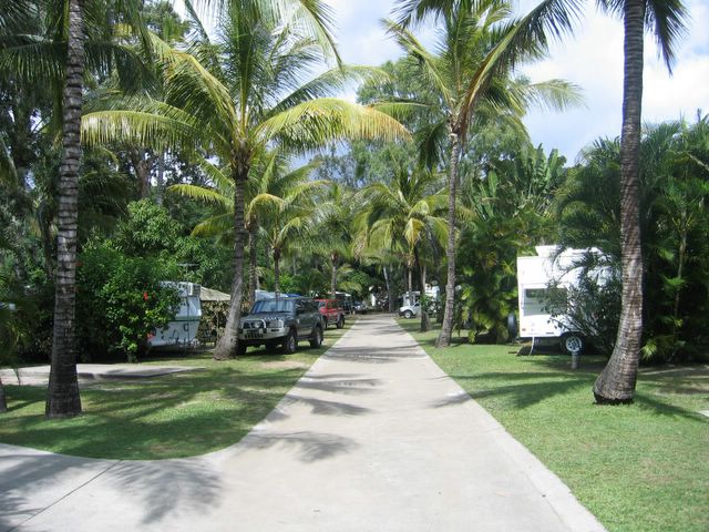 Island Gateway Holiday Park - Airlie Beach: Good paved roads throughout the park